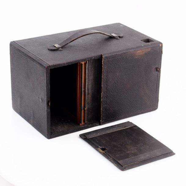 Image 2 - :Antique Sunart Junior Jr. 3� x 3�" c.1897 Box Camera